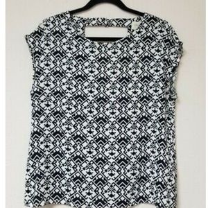 EVERLY Sleeveless Cutout Back Relaxed Blouse Black & White Geometric Women's S
